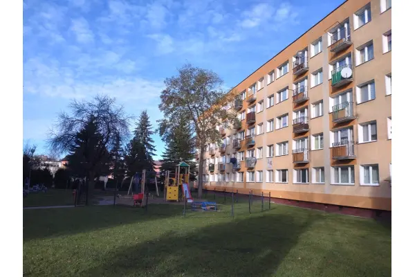 wielkopolskie, Złotowski, Okonek, Niepodległości, 4 POKOJOWE MIESZKANIE W CENTRUM OKONKA