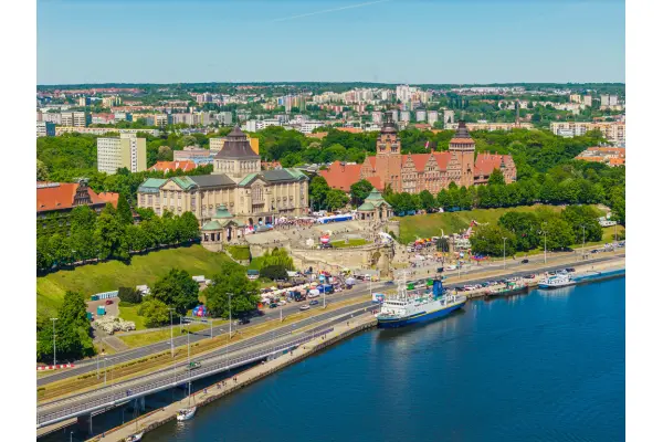 zachodniopomorskie, Szczecin, Stare Miasto, Cała kamienica przy bulwarach - 1 linia zabudowy!