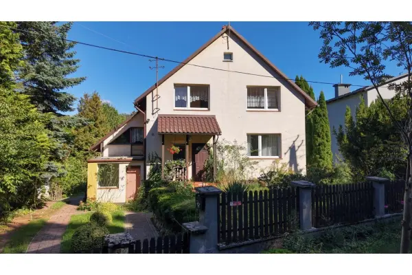 zachodniopomorskie, Szczecinecki, Szczecinek, Bukowa, Dom z ogrodem na obrzeżach miasta.