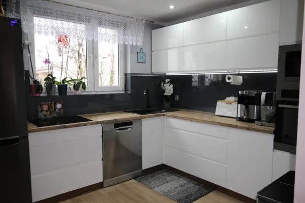 zachodniopomorskie, Szczecinecki, Szczecinek, 1-Go Maja, Słoneczne 54 m² z loggią-Twoja oaza blisko centrum