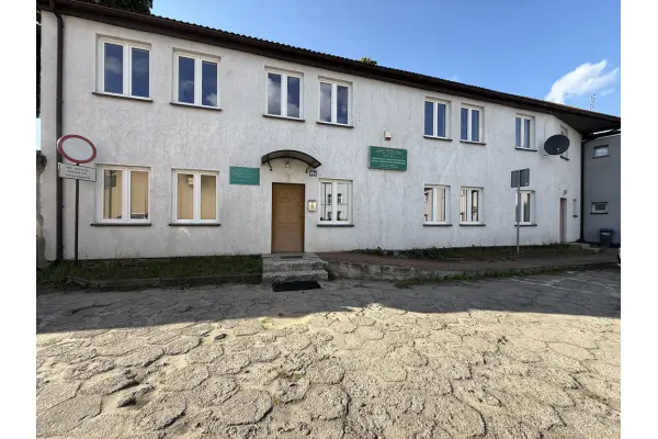 zachodniopomorskie, Łobeski, Łobez, Niepodległości, Budynek usługowo-biurowy | Łobez|