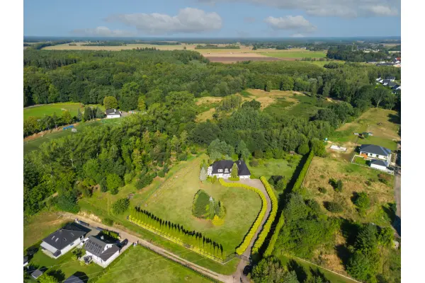 zachodniopomorskie, Goleniowski, Nowogard, Rezydencja na działce 1,45 ha Nowogard